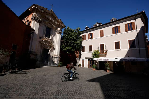 Rome, 17 March 2021. Empty streets and squares during the lockdown to combat the Covid-19 epidemic. In the photo Trastevere Editorial Usage Only  Copyright: xVincenzoxLivierix xIPAx