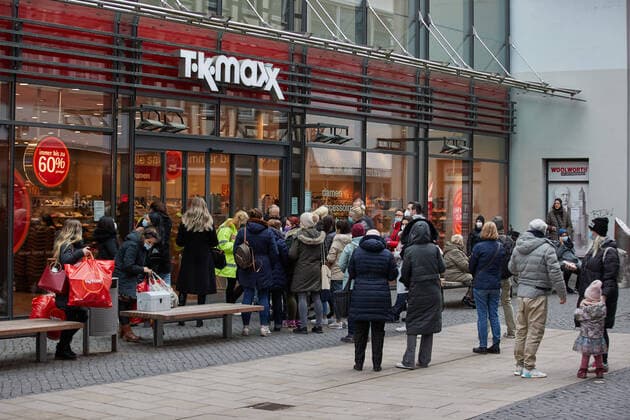 CEJ 17 03 2021, Brunswick T K Maxx, shopping street, Click Meet, masks, queue, queueing, shopping, clothing stores, dam, signs, people with masks, mask obligation, downtown, CEJ scene from Brunswick downtown, Brunswick Lower Saxony Germany