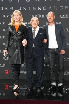 Sammy Brauner Manuela Tischler Artur Brauner bei der Europapremiere von - TRANSFORMERS: AERA DES UNTERGANGS - CineStar Sony Center am Potsdamer Platz in Berlin. *** Sammy Brauner Manuela Tischler Artur Brauner at the European premiere of TRANSFORMERS AERA DES UNTERGANGS CineStar Sony Center am Potsdamer Platz in Berlin Copyright: xEventpressxHerrmannx