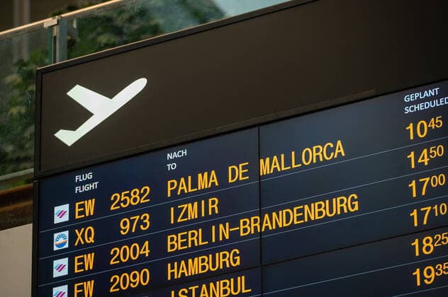 First flight to Mallorca from Stuttgart Airport The first flight to Palma de Mallorca will take off from Stuttgart with the flight number EW2582 after Mallorca no longer belongs to the risk areas Stuttgart Airport Stuttgart Baden Württemberg Germany Copyright: xLeifxPiechowskix