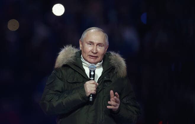 Moskau, Wladimir Putin bei Konzert zum 7. Jahrestag der Krim-Annexion MOSCOW, RUSSIA - MARCH 18, 2021: Russia s President Vladimir Putin speaks at a concert marking the 7th anniversary of the reunification of the Republic of Crimea and the city of Sevastopol with Russia, at Luzhniki Stadium. Stanislav Krasilnikov TASS  TS0F9C92
