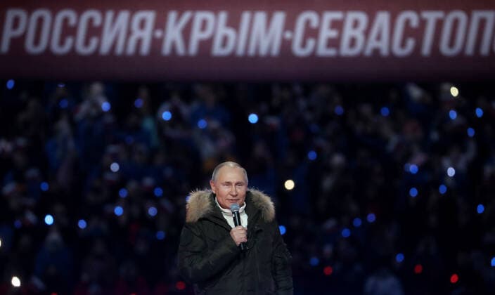 Moskau, Wladimir Putin bei Konzert zum 7. Jahrestag der Krim-Annexion MOSCOW, RUSSIA - MARCH 18, 2021: Russia s President Vladimir Putin speaks at a concert marking the 7th anniversary of the reunification of the Republic of Crimea and the city of Sevastopol with Russia, at Luzhniki Stadium. Stanislav Krasilnikov TASS  TS0F9C9E