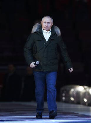 Moskau, Wladimir Putin bei Konzert zum 7. Jahrestag der Krim-Annexion MOSCOW, RUSSIA - MARCH 18, 2021: Russia s President Vladimir Putin at a concert marking the 7th anniversary of the reunification of the Republic of Crimea and the city of Sevastopol with Russia, at Luzhniki Stadium. Stanislav Krasilnikov TASS  TS0F9CA7