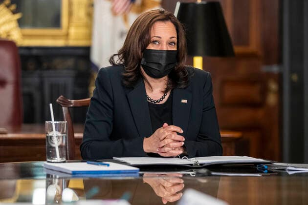 USA, Kamala Harris empängt Frauen anlässlich des Women s History Month in Washington March 18, 2021, Washington, District of Columbia, USA: US Vice President Kamala Harris meets with labor leaders in the Vice President s Ceremonial Office in the Eisenhower Executive Office Building in Washington, DC, USA, 18 March 2021. To mark Women™s History Month and passage of the American Rescue Plan Vice President Harris met with Randi Weingarten from the American Federation of Teachers, Liz Schuler from the American Federation of Labor and Congress of Industrial Organizations, Becky Pringle, from the National Education Association, Teresa Romero from United Farm Workers, Cindy Estrada from United Auto Workers, Mary Kay Henry from Service Employees International Union and Ai-jen Poo from National Domestic Workers Alliance Washingt - ZUMAs152 20210318_zaa_s152_001 Copyright: xShawnxThewx-xPoolxViaxCnpx