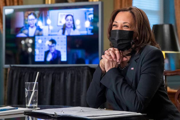 USA, Kamala Harris empängt Frauen anlässlich des Women s History Month in Washington March 18, 2021, Washington, District of Columbia, USA: US Vice President Kamala Harris meets with labor leaders in the Vice President s Ceremonial Office in the Eisenhower Executive Office Building in Washington, DC, USA, 18 March 2021. To mark Women™s History Month and passage of the American Rescue Plan Vice President Harris met with Randi Weingarten from the American Federation of Teachers, Liz Schuler from the American Federation of Labor and Congress of Industrial Organizations, Becky Pringle, from the National Education Association, Teresa Romero from United Farm Workers, Cindy Estrada from United Auto Workers, Mary Kay Henry from Service Employees International Union and Ai-jen Poo from National Domestic Workers Alliance Washingt - ZUMAs152 20210318_zaa_s152_011 Copyright: xShawnxThewx-xPoolxViaxCnpx