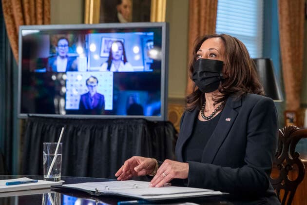 USA, Kamala Harris empängt Frauen anlässlich des Women s History Month in Washington March 18, 2021, Washington, District of Columbia, USA: US Vice President Kamala Harris meets with labor leaders in the Vice President s Ceremonial Office in the Eisenhower Executive Office Building in Washington, DC, USA, 18 March 2021. To mark Women™s History Month and passage of the American Rescue Plan Vice President Harris met with Randi Weingarten from the American Federation of Teachers, Liz Schuler from the American Federation of Labor and Congress of Industrial Organizations, Becky Pringle, from the National Education Association, Teresa Romero from United Farm Workers, Cindy Estrada from United Auto Workers, Mary Kay Henry from Service Employees International Union and Ai-jen Poo from National Domestic Workers Alliance Washingt - ZUMAs152 20210318_zaa_s152_013 Copyright: xShawnxThewx-xPoolxViaxCnpx