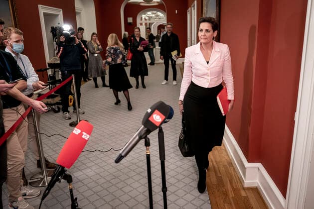 Pia Olsen Dyhr SF arrives at a meeting in the Prime Ministers Office about a further reopening of the country, at Christiansborg on Thursday 18 March 2021, Copenhagen Denmark  Copyright: RitzauxScanpix MadsxClausxRasmussenx cop103 spdk20210318-183620-L