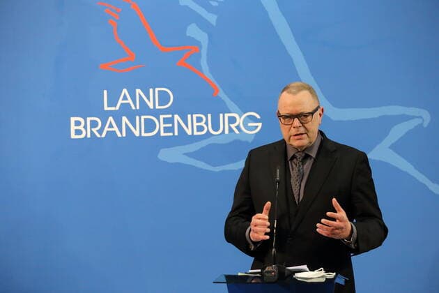 Interior Minister Michael Stübgen CDU speaks during a press conference on tightened measures to contain the coronavirus pandemic at the county level, State Chancellery, Potsdam, 18 March 2021 Brandenburg Coronavirus PK