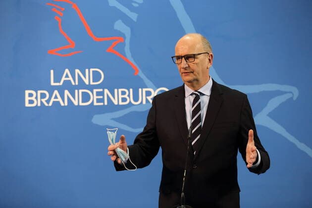 Minister President Dietmar Woidke SPD speaks during a press conference on tightened measures to contain the coronavirus pandemic at the county level, State Chancellery, Potsdam, 18 March 2021 Brandenburg Coronavirus PK
