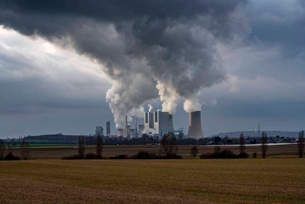 IMAGO Nature: Unsere Erde, Energiequellen, Kohlekraftwerke IMAGO Nature: Unsere Erde, Umweltverträgliche Herausforderungen, Kohlendioxid Braunkohle Kraftwerk Neurath, bei Grevenbroich, RWE Power AG, NRW, Deutschland, Braunkohle Kraftwerk *** Lignite-fired power plant Neurath, near Grevenbroich, RWE Power AG, NRW, Germany, Lignite-fired power plant