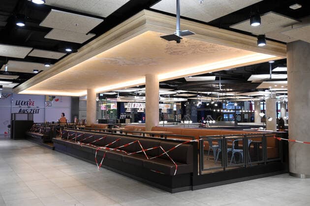 18 03 2021, Recklinghausen, Closed gastronomy with blocked seating in the shopping center Palais VEST Photo by Maik Hölter TEAM2 Recklinghausen North Rhine Westphalia Germany Team2
