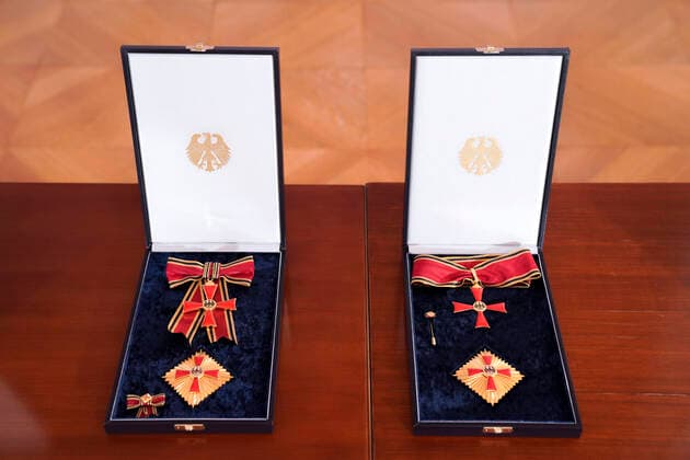 Award of the Order of Merit of the Federal Republic of Germany to Biontech Gruender Aktuell, 19 03 2021, Grand Cross of Merit with Star of the Order of Merit of the Federal Republic of Germany to Biontech Gruender in Bellevue Palace in Berlin Berlin for their tireless efforts in the development and approval of a vac