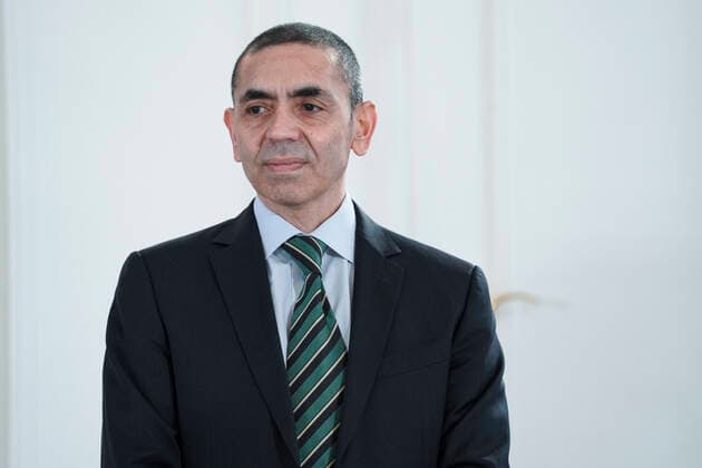 Award of the Order of Merit of the Federal Republic of Germany to the founders of Biontech Aktuell, 19 03 2021, Ugur Sahin With the founders of the company Biontech SE in portrait at the award of the Grand Cross of Merit with Star of the Order of Merit of the F