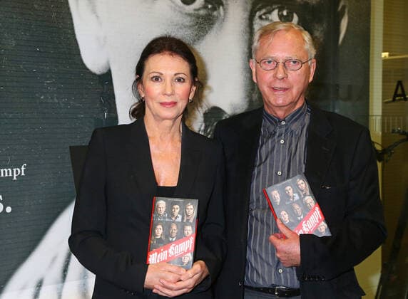 Iris Berben und Uwe-Karsten Heye ( Vorsitzender Verein Gesicht zeigen. ) bei der Buchvorstellung > Mein Kampf - gegen Rechts < in der Topographie des Terrors in Berlin *** Iris Berben and Uwe Karsten Heye Chairman of the association Gesicht zeigen at the book launch Mein Kampf gegen Rechts at the Topography of Terror in Berlin. Copyright: xEventpressxHHHx