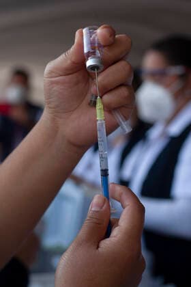 March 19, 2021, Nezahualcoyotl, Estado De Mexico, USA: Friday, March 19, 2021. Thousands of older adults arrived at 5:00 am in the municipality of Nezahualcoyotl in the State of Mexico to receive the free Chinese CanSino vaccine against Covid-19. ANTONIO NAVA PI Nezahualcoyotl USA - ZUMAp124 20210319_zaa_p124_010 Copyright: xAntonioxNavax