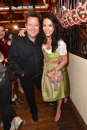 Sebastian Krumbiegel und Mariella Ahrens BILD Wiesn im Marstall Festzelt auf dem OKTOBERFEST in Muenchen. *** Sebastian Krumbiegel and Mariella Ahrens BILD Wiesn in the Marstall marquee at the OKTOBERFEST in Munich Copyright: xEventpressxTOMx