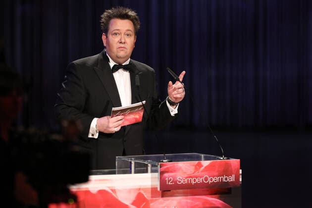 Laudator Sebastian Krumbiegel bei der Show Verleihung wärend des 12. SemperOpernballs 2017 in der Semper Oper in Dresden. *** Laudator Sebastian Krumbiegel at the show award ceremony during the 12 SemperOperaball 2017 at the Semper Oper in Dresden Copyright: xEventpressx