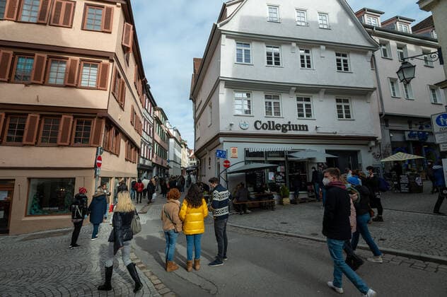 Day ticket Tübingen In the old town of Tübingen may be used again with a so-called day ticket shopping and gastronomy With a day ticket, which requires a negative Corona rapid test, one is entitled to visit the old town of Tübingen The city of Tübingen has become the nationwide test city Tübingen Old Town Baden Württemberg Germany Copyright: xLeifxPiechowskix