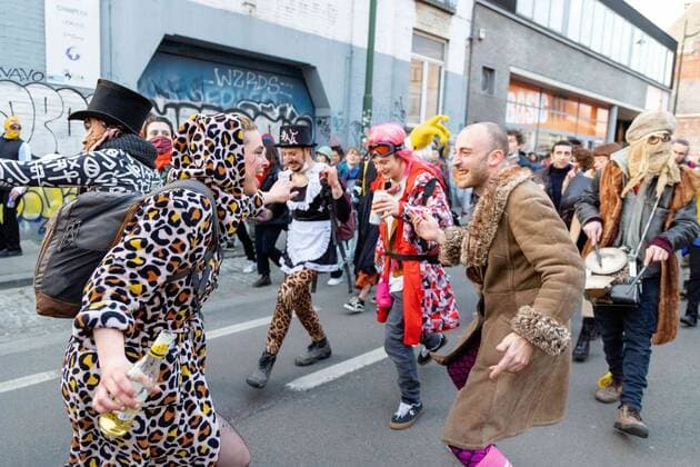 March 20, 2021, Brussels, Belgium: wild carnival and dance without masks in brussels for culture Brussels Belgium - ZUMAb331 20210320_zaf_b331_113 Copyright: xArnaudxBrianx
