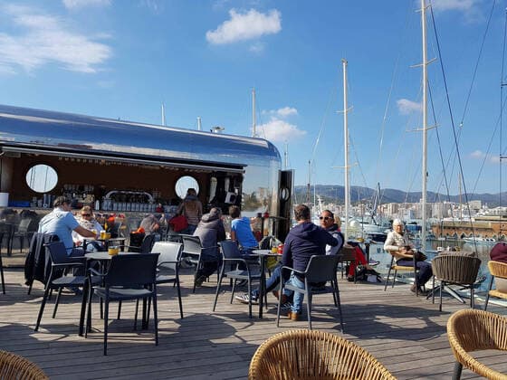Theme photo travel, Corona, Majorca, 22 03 2021 street cafe in Palma, theme photo travel, Corona, Majorca Copyright: xAugstx xEibner-Pressefotox EP_jat