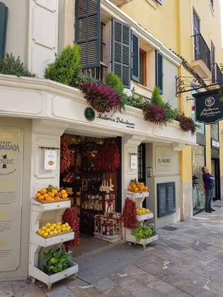 Theme photo travel, Corona, Mallorca, 22 03 2021 fruit shop in palma, theme photo travel, Corona, Mallorca Copyright: xAugstx xEibner-Pressefotox EP_jat