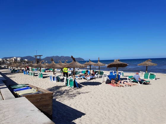 Theme photo travel, Corona, Majorca, 22 03 2021 Beach at the Paltja de Majorca with first travelers, Theme photo travel, Corona, Majorca Copyright: xAugstx xEibner-Pressefotox EP_jat