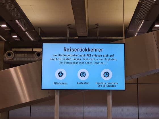Theme photo travel, Corona, Majorca, 22 03 2021 Sign for travelers at the airport of Cologne Bonn, theme photo travel, Corona, Majorca Copyright: xAugstx xEibner-Pressefotox EP_jat
