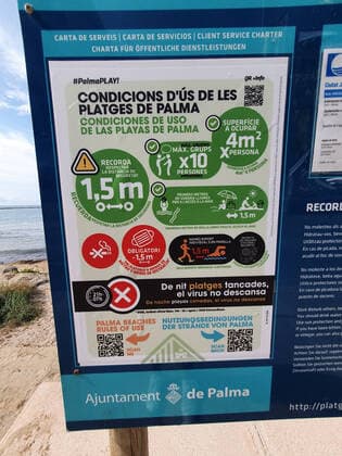 Theme photo travel, Corona, Majorca, 22 03 2021 Sign with hygiene instructions at the beach of Palma de Majorca, Theme photo travel, Corona, Majorca Copyright: xAugstx xEibner-Pressefotox EP_jat