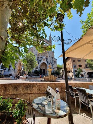 Theme photo travel, Corona, Mallorca, 22 03 2021 Hygiene is also written on the Baeleareninsel Mallorca as here in Sollegross Theme photo travel, Corona, Mallorca Copyright: xAugstx xEibner-Pressefotox EP_jat