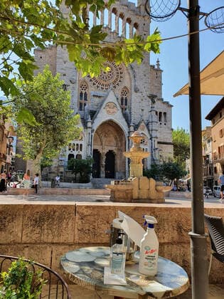 Theme photo travel, Corona, Mallorca, 22 03 2021 Hygiene is also written on the Baeleareninsel Mallorca as here in Sollegross Theme photo travel, Corona, Mallorca Copyright: xAugstx xEibner-Pressefotox EP_jat