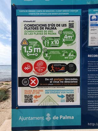 Theme photo travel, Corona, Majorca, 22 03 2021 Sign with hygiene instructions at the beach of Palma de Majorca, Theme photo travel, Corona, Majorca Copyright: xAugstx xEibner-Pressefotox EP_jat