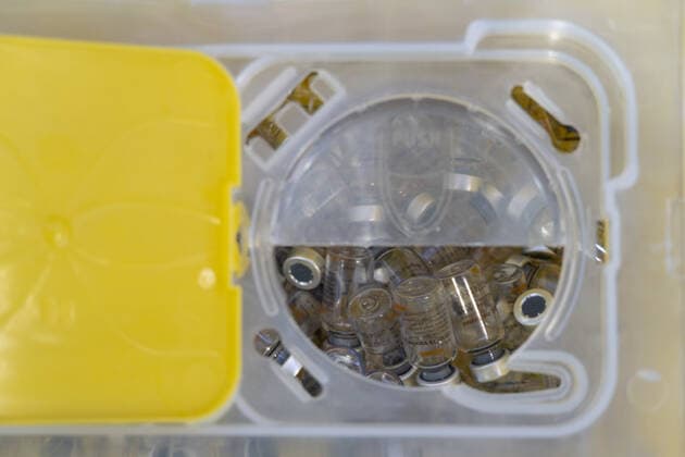 March 22, 2021, Santiago, Metropolitana, Chile: A container with empty Sinovac vaccines, in a vaccination center in Santiago, Chile. Santiago Chile - ZUMAb332 20210322_zip_b332_016 Copyright: xMatiasxBasualdox