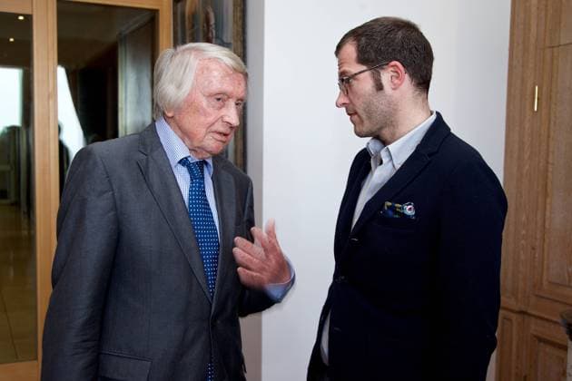 Peter Bacher und Julian Reichelt beim Empfang zum Dinner 90 Geburtstag von Peter Bacher im Axel Springer Haus ( Journalisten Club ) in Berlin. *** Peter Bacher and Julian Reichelt at the reception for Peter Bachers 90th birthday dinner at the Axel Springer Haus Journalisten Club in Berlin Copyright: xEventpressxRadkex