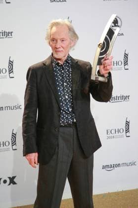 ECHO Lifetime Achievement award winner Klaus Voormann on the red carpet at the ECHO 2018 award ceremony in Berlin Copyright: xEventpressxFuhrx