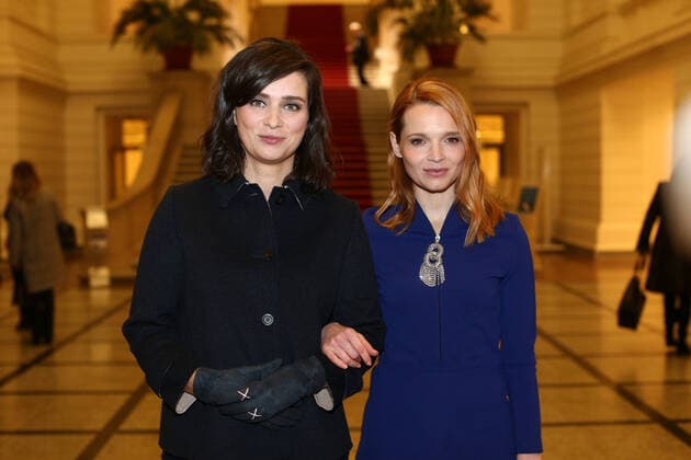 Nora Tschirner and Karoline Herfurth at the award ceremony of the Golden Pea on Monday, November 20, 2017, 6 p.m. in the plenary hall of the Berlin House of Representatives. Copyright: xEventpressxRadkex