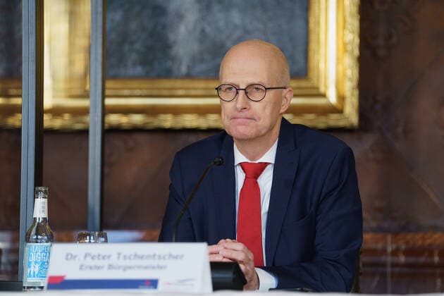 State Press Conference First Mayor Dr Peter Tschentscher informs about the current Corona resolutions after yesterdays MPK State Press Conference First Mayor Dr Peter Tschentscher informs about the current Corona resolutions after yesterdays MPK , Hamburg Hamburg Germany City Hall