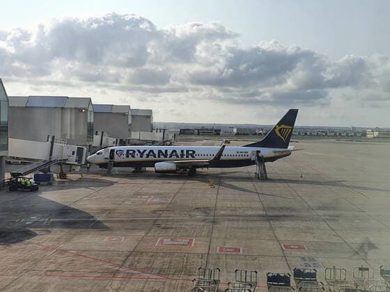Theme photo travel, Corona, Mallorca, 23 03 2021 plane Ryanair, the RyanairDlieger brings the first guests for the Easter holiday in Mallorca, theme photo travel, Corona, Mallorca Copyright: xAugstx xEibner-Pressefotox EP_jat