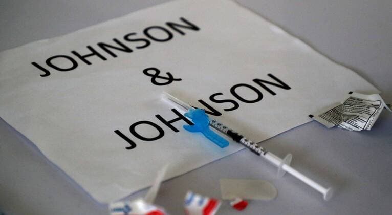 March 23, 2021, USA: The Johnson & Johnson vaccine was administered at a FEMA COVID-19 vaccination site at Miami Dade College North Campus. Some states are seeing delays in the distribution of the vaccine. USA - ZUMAm67_ 20210323_zaf_m67_012 Copyright: xCarlinexJean SouthxFloridaxSunxSx