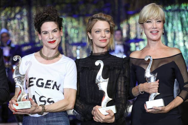 Bibiana Beglau Nancy Brilli Heike Makatsch Notte delle Stelle 2017 Die große Jubila?ums-Gala 25 Jahre Verleihung des Premio Bacco im Ballsaal des Hotel Maritim in Berlin *** Bibiana Beglau Nancy Brilli Heike Makatsch Notte delle Stelle 2017 The Great Jubila ums Gala 25th Anniversary Award Ceremony of the Premio Bacco in the Ballroom of the Hotel Maritim in Berlin Copyright: xEventpressxFuhrx