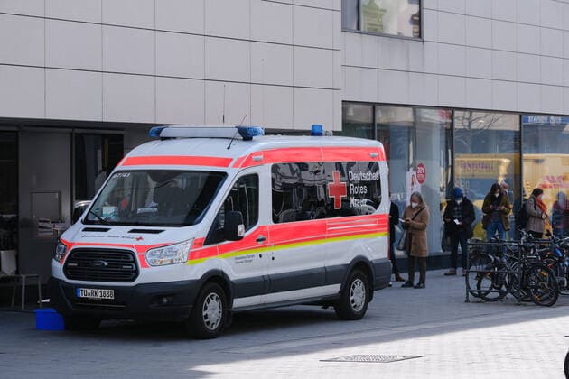 Tuebingen topics model project opening with security, Tuebingen, 25 03 2021 Corona quick test station at Zinser Tuebingen, 25 03 2021 Copyright: xEibner-Pressefoto ThomasxDingesx EP_TDS