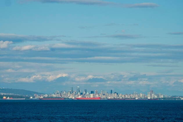 Skyline of Vancouver British Columbia on beautiful day Canada, British Columbia, Tofino CR_PSFZ210325B-692168-01
