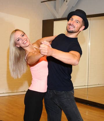 Isabel Edvardsson und Benjamin Piwko Fotocall Let s DanceTraining in - DIE Tanzschule - Hamburg *** Isabel Edvardsson and Benjamin Piwko Fotocall Let s DanceTraining at DIE Tanzschule Hamburg Copyright: xEventpressxxrhx