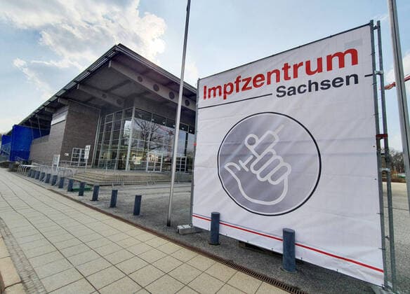 New vaccination centre 26 03 2021, Chemnitz, Fabrikstrasse, Corona, As already announced, the facility operated by the German Red Cross will start operating from Saturday, 27 March, in the Richard