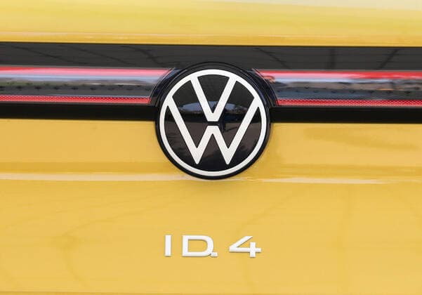 Wolfsburg Niedersachsen Wolfsburg, 26.03.2021, Autostadt, Volkswagen ID.4 Auslieferung (Symbolfoto) *** Wolfsburg Lower Saxony Wolfsburg, 26 03 2021, Autostadt, Volkswagen ID 4 delivery symbol photo