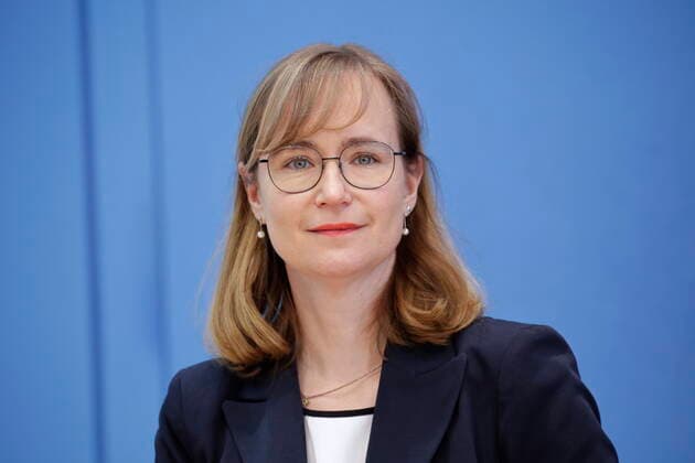 24.03.2021, Berlin, Deutschland - Pressekonferenz: Fuer Zukunftsinvesitionen: Wiedererhebung der Vermoegenssteuer und eine gerechte Lastenverteilung der Krisenkosten. Foto: Eva von Angern, Vorsitzende der Fraktion DIE LINKE im Landtag Sachsen-Anhalt. *** 24 03 2021, Berlin, Germany Press Conference Fuer Zukunftsinvesitionen Re-introduction of the wealth tax and a fair burden sharing of the crisis costs Photo Eva von Angern, Chairwoman of the parliamentary group DIE LINKE in the Saxony-Anhalt state parliament