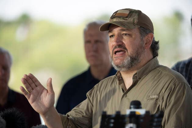 News Bilder des Tages March 26, 2021, Granejo, Texas, USA: Sen. TED CRUZ, R-Texas, speaks to the media after a delegation of eighteen U.S. Senators tour the Rio Grande River south of Mission in four Texas Dept. of Public Safety gunboats at the end of a whirlwind tour of south Texas. The senators saw an overcrowded migrant processing center in Donna and a corpse floating in the river north of Anzalduas Park. Granejo USA - ZUMAd150 20210326_znp_d150_014 Copyright: xBobxDaemmrichx