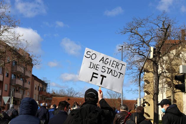 Frankenthal, Palatinate The owner of the Jägerstube in Frankenthal organized a demonstration against the Corona measures and demands the opening of the gastronomy without the obligation of rapid tests Copyright: xx