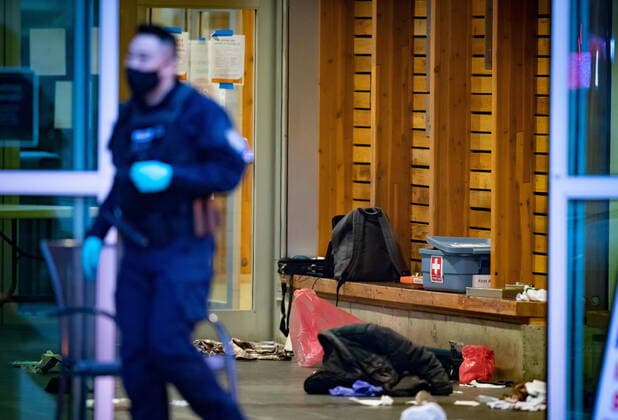 News Bilder des Tages March 27, 2021, North Vancouver, BC, Canada: Clothing and first aid items are seen inside the Lynn Valley Library, in North Vancouver, B.C., Saturday, March 27, 2021. A woman is dead and six others injured following an attack on Saturday that police said they were trying to determine a motive for. North Vancouver Canada  - ZUMAc35_ 20210327_zaf_c35_104 Copyright: xDarrylxDyckx