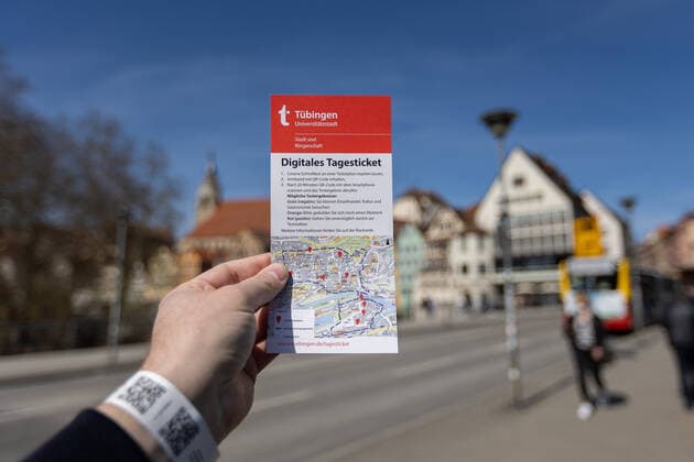 Tuebingen themed pictures Tuebingen in time of corona pandemic, 28 03 2021 themed pictures Tuebingen in time of corona pandemic, day ticket, QR code, wristband, corona quick test, 28 03 2021, Copyright: xEIBNER DROFITSCHx EP_ddh