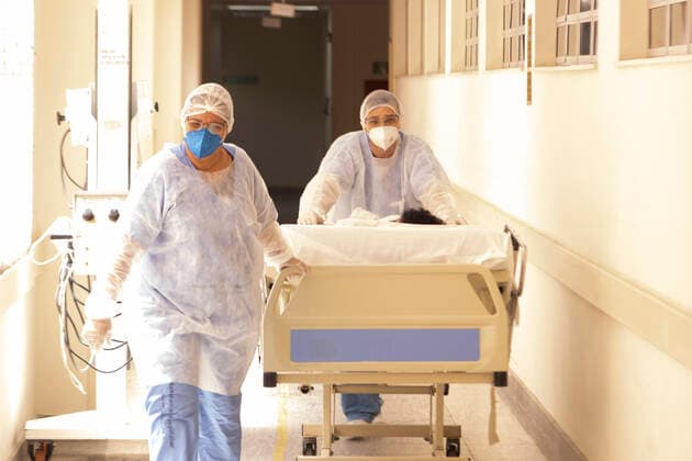 RIO DE JANEIRO, RJ - 30.03.2021: BRASIL REGISTRA 3780 MORTES POR COVID 19 - Brazil registers a new record of deaths by COVID 19 in the last 24 hours, 3780. As well as the highest average of deaths per week since the beginning of the pandemic, 2710. x2048595x  CarlosxEliasxJunior